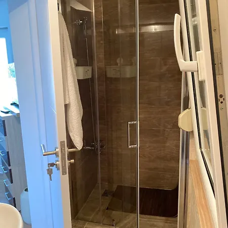 Villa Vino & Vista *