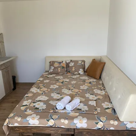 Villa Vino & Vista *